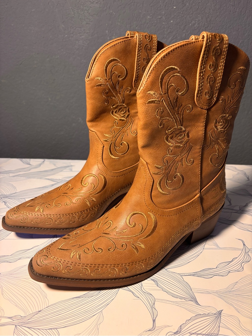 IDIFU Tan Embroidered Western Ankle Boots
